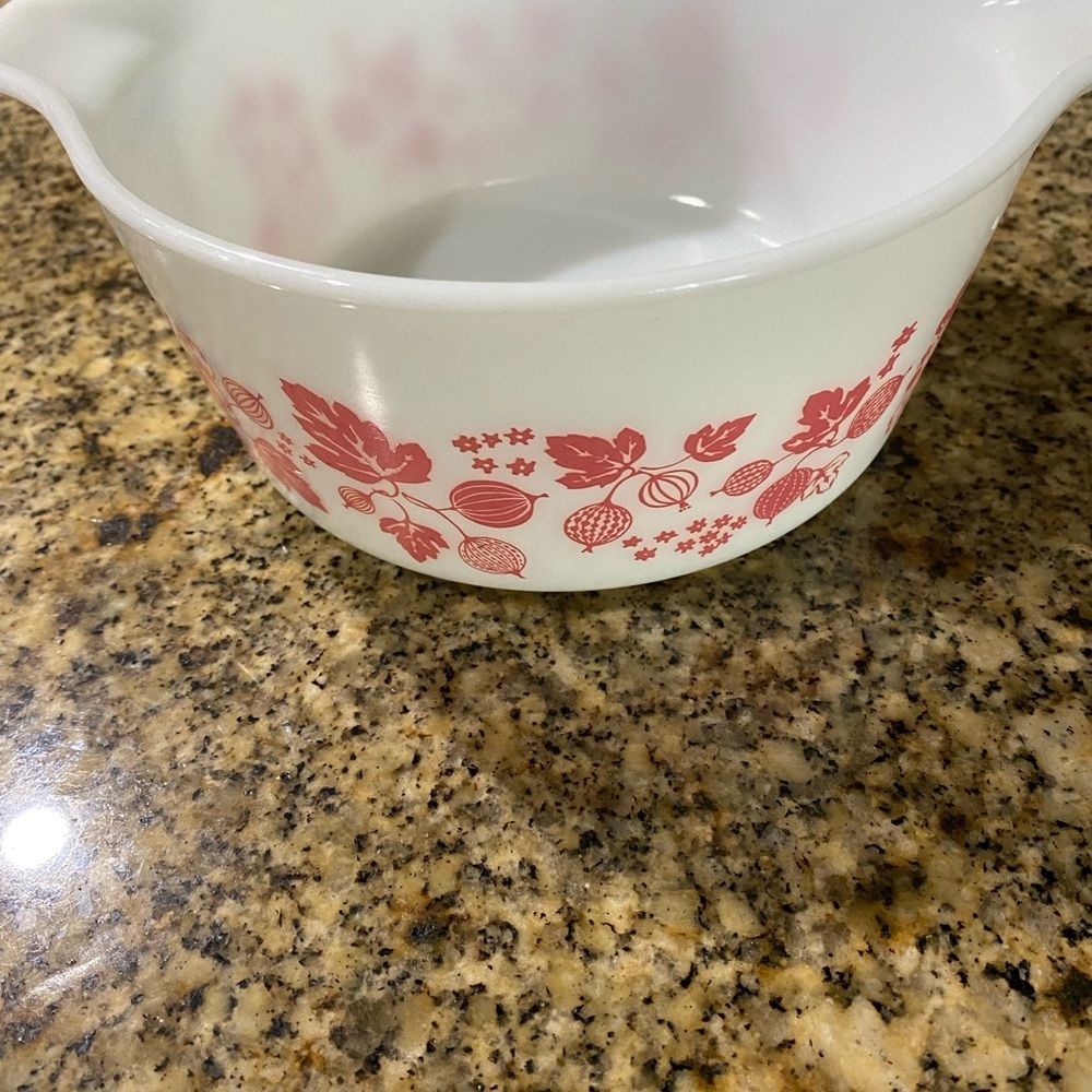 SOLD! PYREX GOOSEBERRY CASSEROLE DISH BOWL 474-B 11/2 QT PINK & WHITE NO LID - Picture 5 of 10